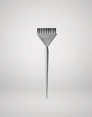 Gear Brush Wide Short Redkeniltä